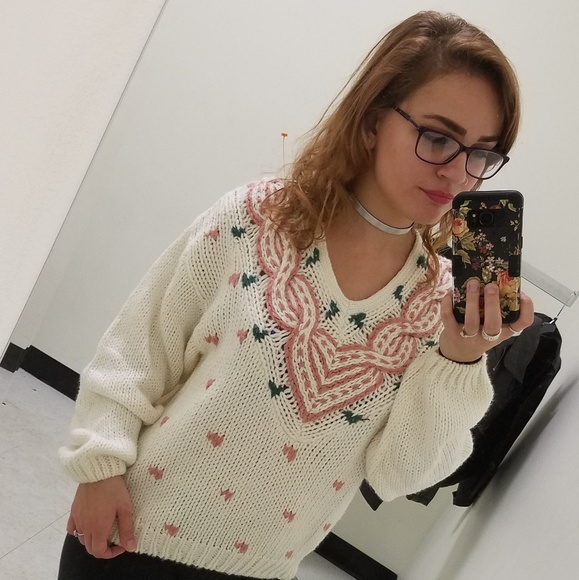 Vintage Adorable Handknit Sweater💕 - Picture 6 of 7